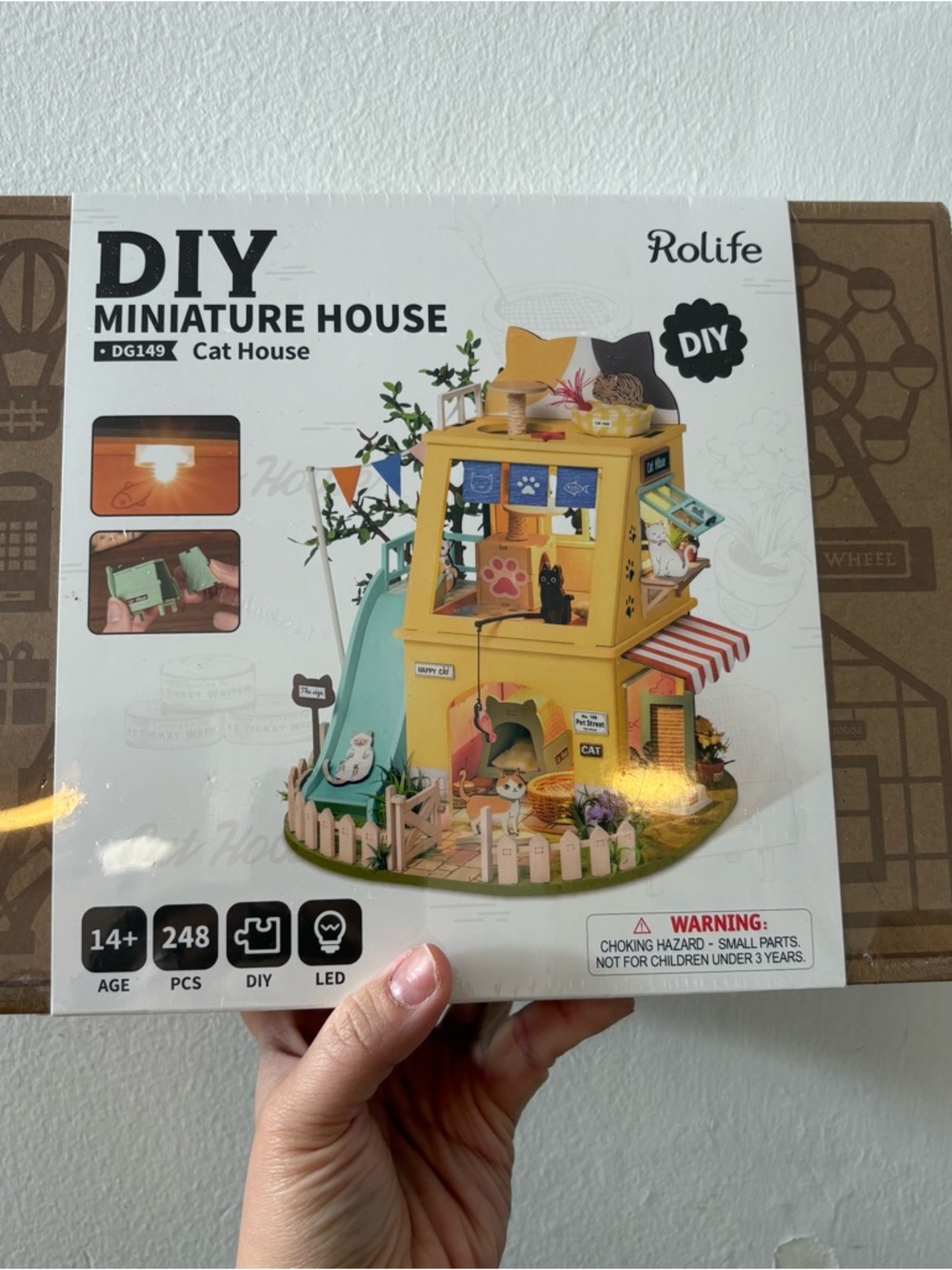 Rolife Yellow DIY Miniature Cat House Kit